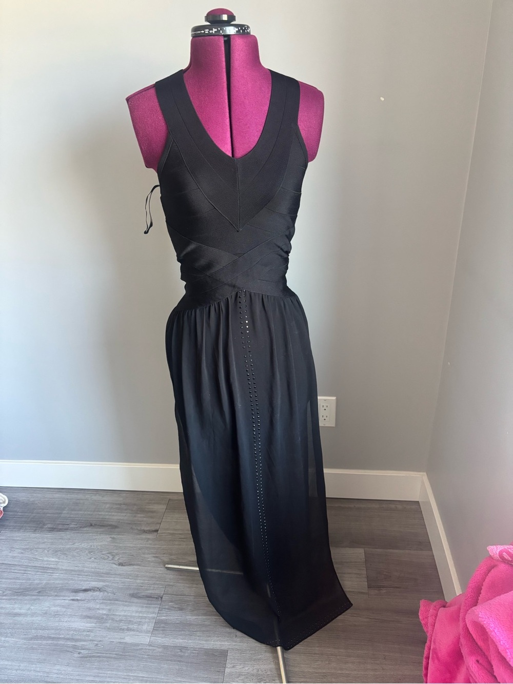 bebe Black Sleeveless V-Neck Maxi Dress
